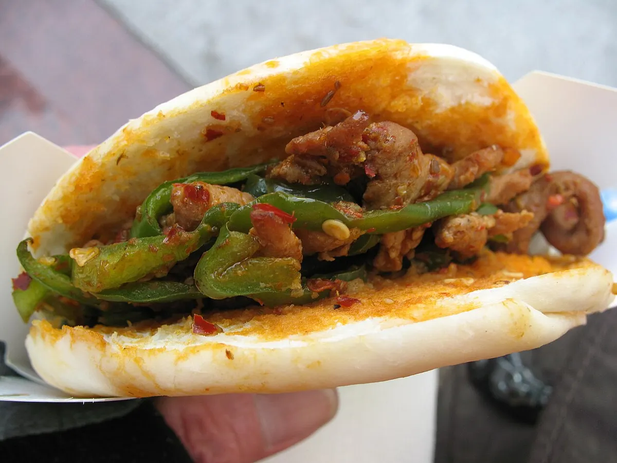 Roujiamo (肉夹馍)